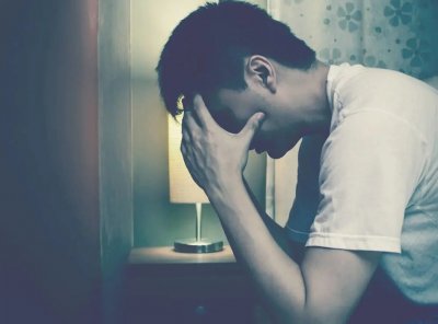 <a href='http://m.kisslarc.com/smz/' target='_blank' title='失眠癥'><span style='color: #0000ff'><strong>失眠癥</strong></span></a>