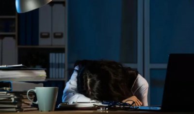 <a href='http://m.kisslarc.com/smz/' target='_blank' title='失眠癥'><span style='color: #0000ff'><strong>失眠癥</strong></span></a>