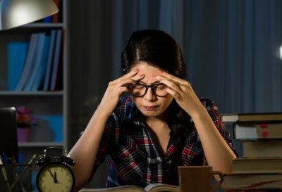 <a href='http://m.kisslarc.com/smz/' target='_blank' title='失眠癥'><span style='color: #0000ff'><strong>失眠癥</strong></span></a>